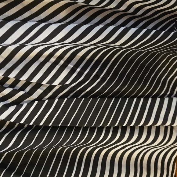 The Limited Black and White Roman-Striped Skirt 2 side Pockets Women size M - Picture 2 of 11